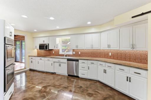17-web-or-mls-1108-Lacota-Cir-17.jpg
