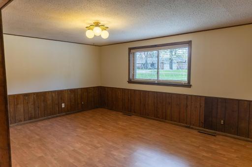 2454 Pascal Street, Roseville, MN 55113