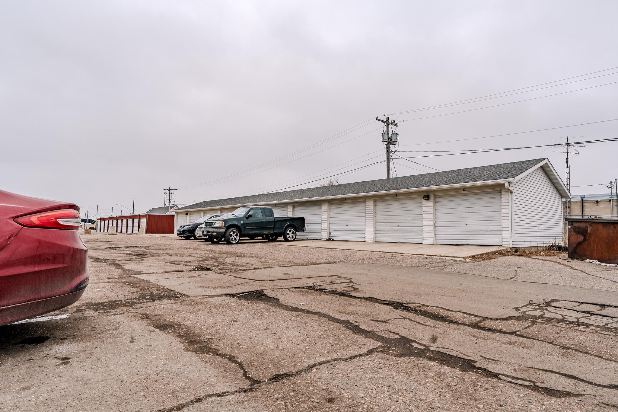 garages.jpg