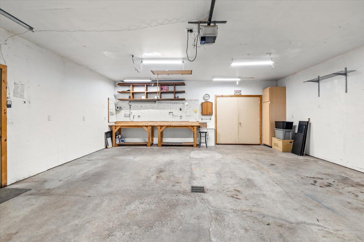 Huge 2 car garage