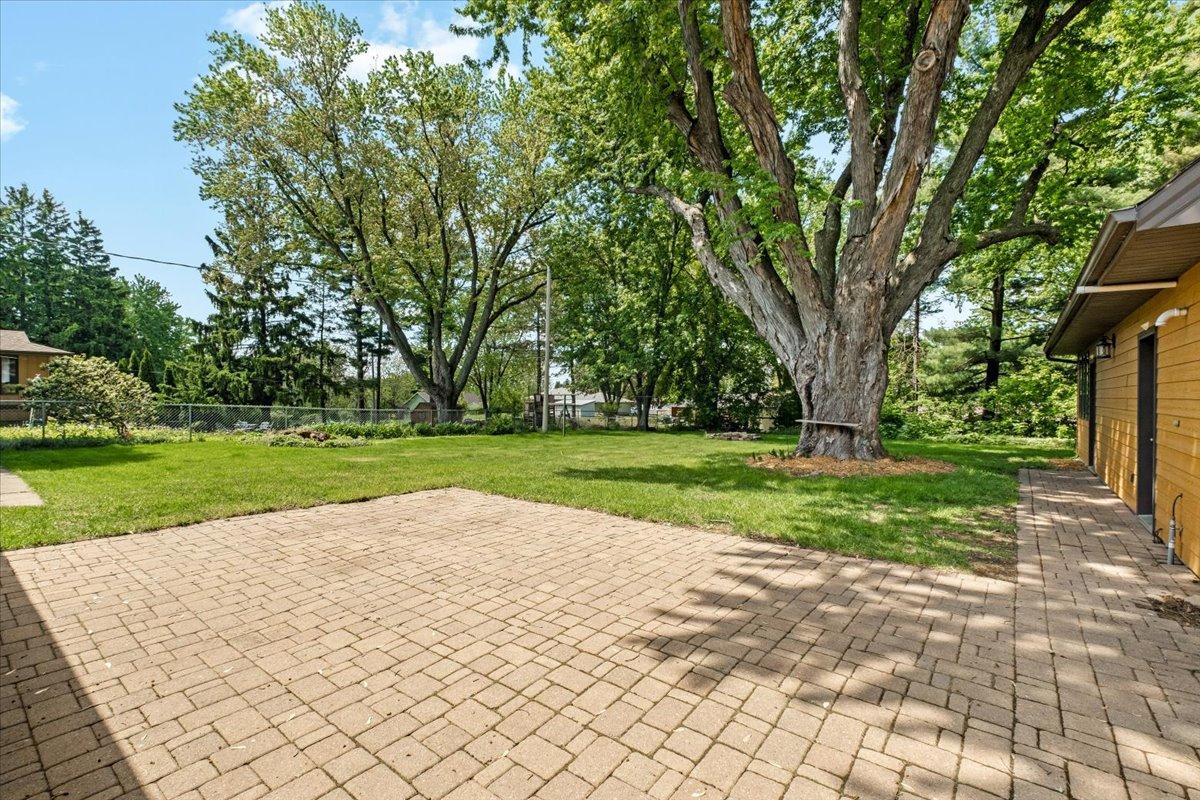 Beautiful back yard patio for entertaining