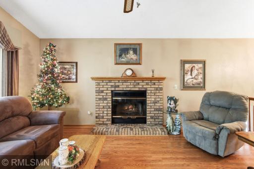 9-web-or-mls-18663-Jasmine-Way-09.jpg