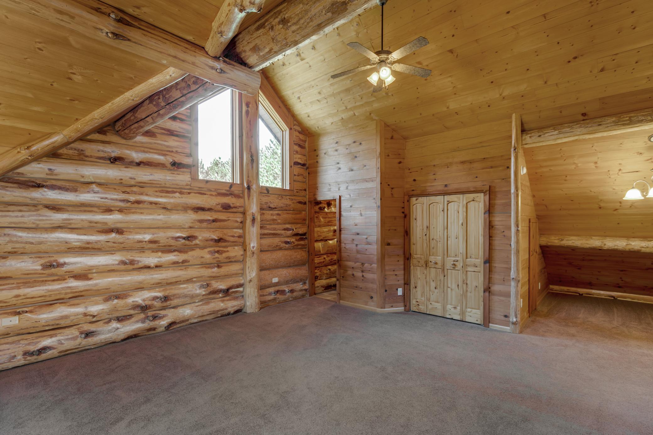 Loft with 1/2 Bathroom