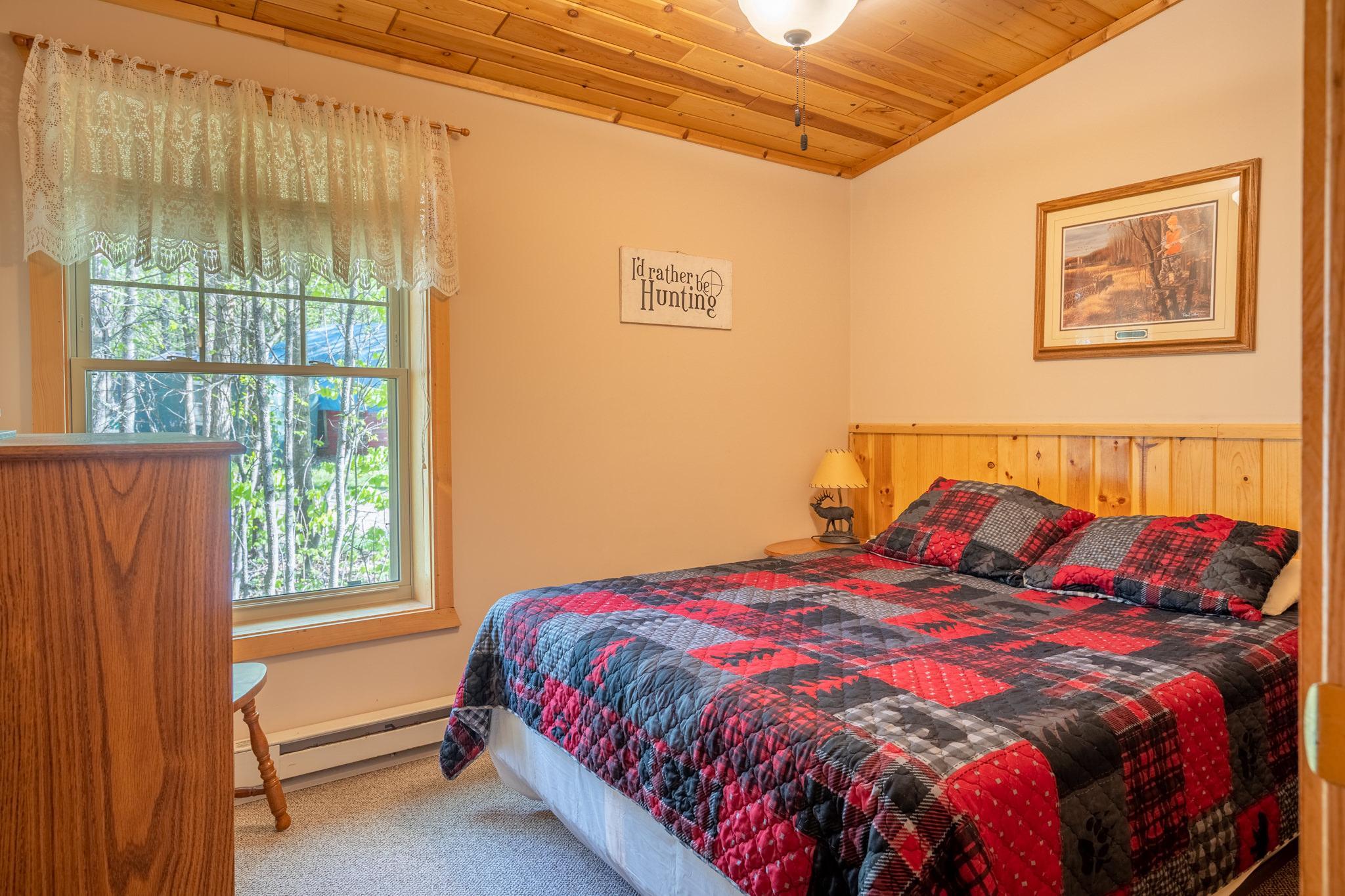 Knotty Pine 7.jpg