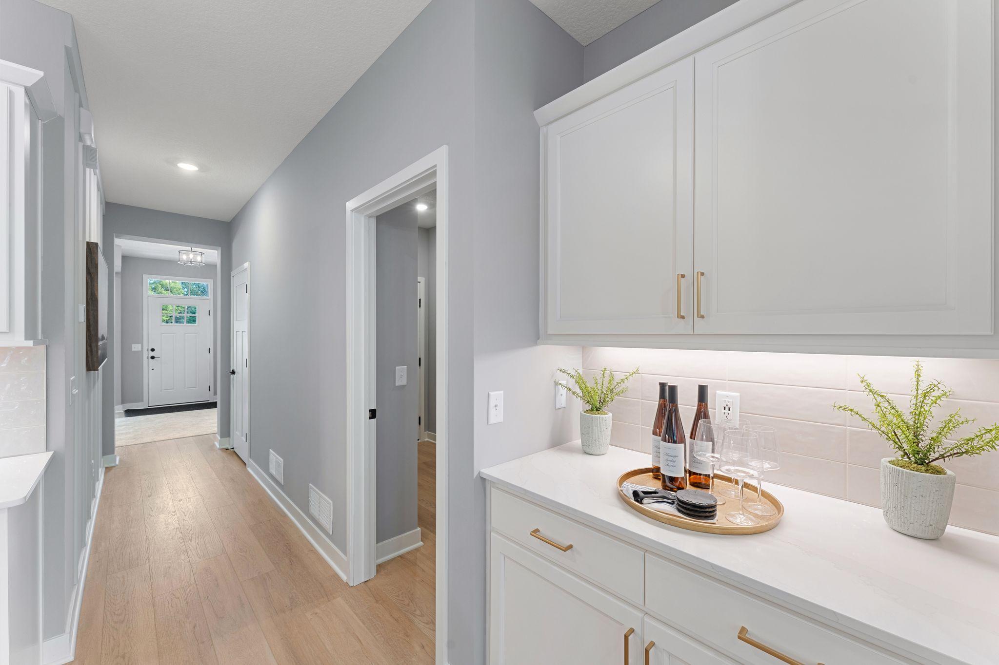 extra coffee bar- great for entertaining or coffee bar/serving area.