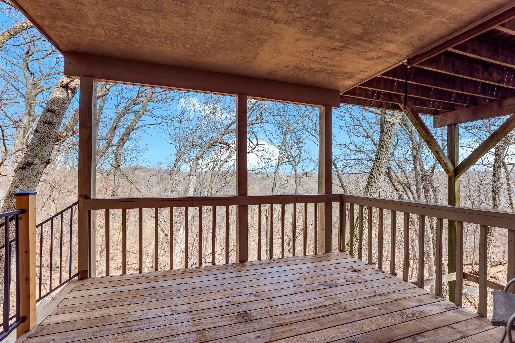 64-web-or-mls-16048-Baywood-Ln-64.jpg