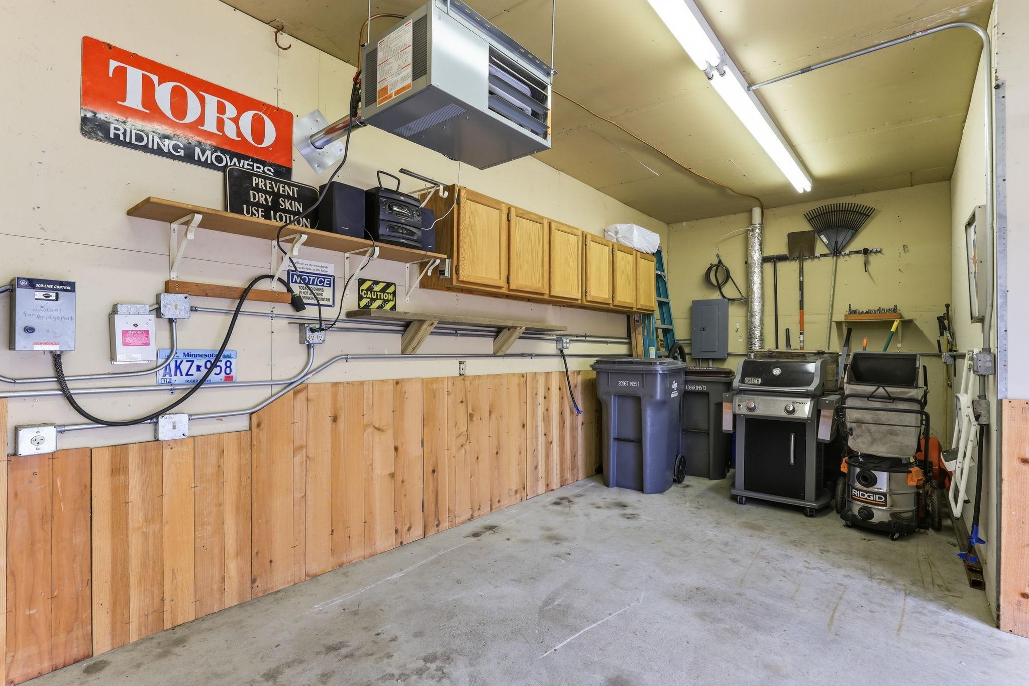 60-web-or-mls-16048-Baywood-Ln-60.jpg