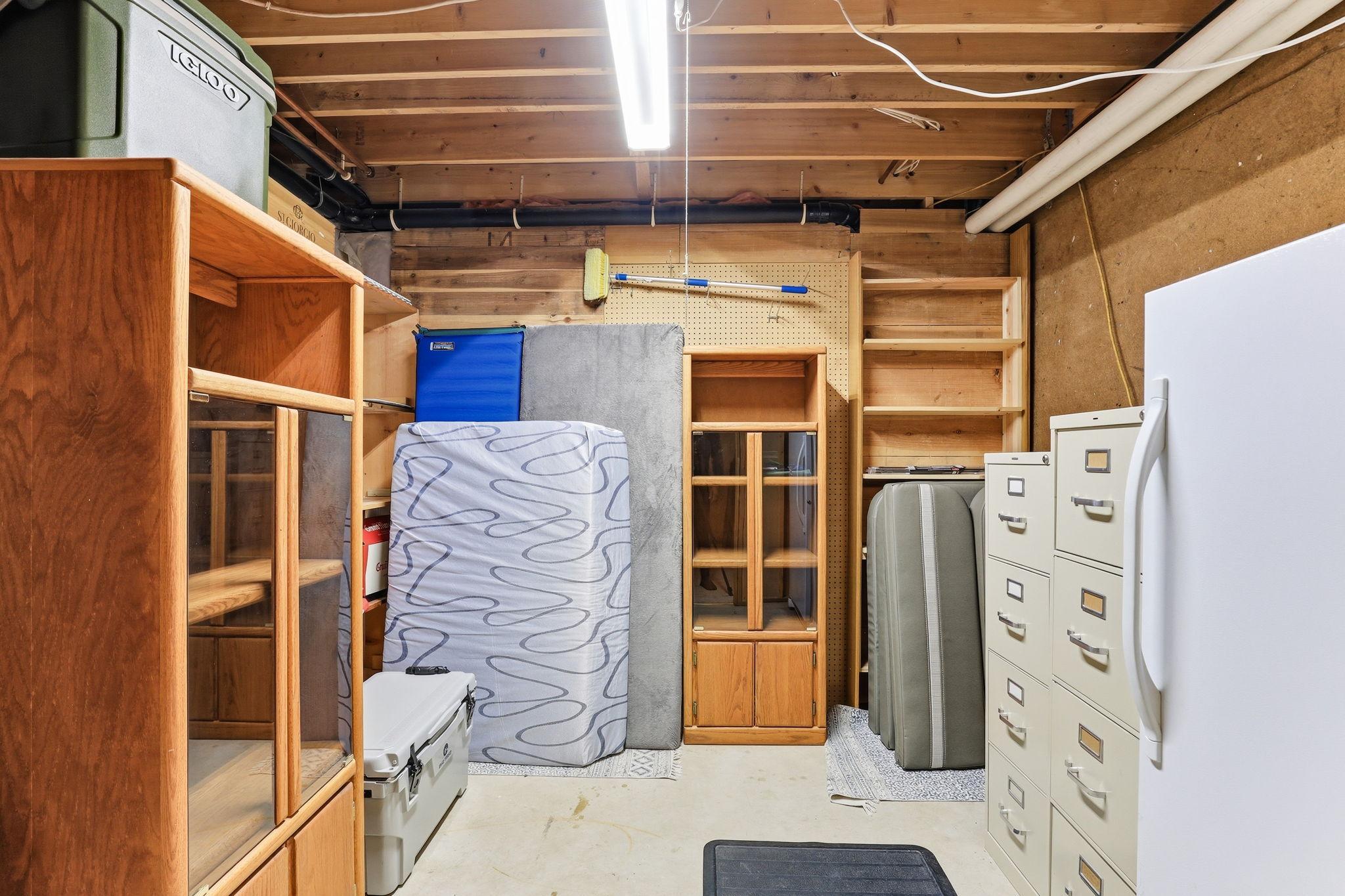 56-web-or-mls-16048-Baywood-Ln-56.jpg