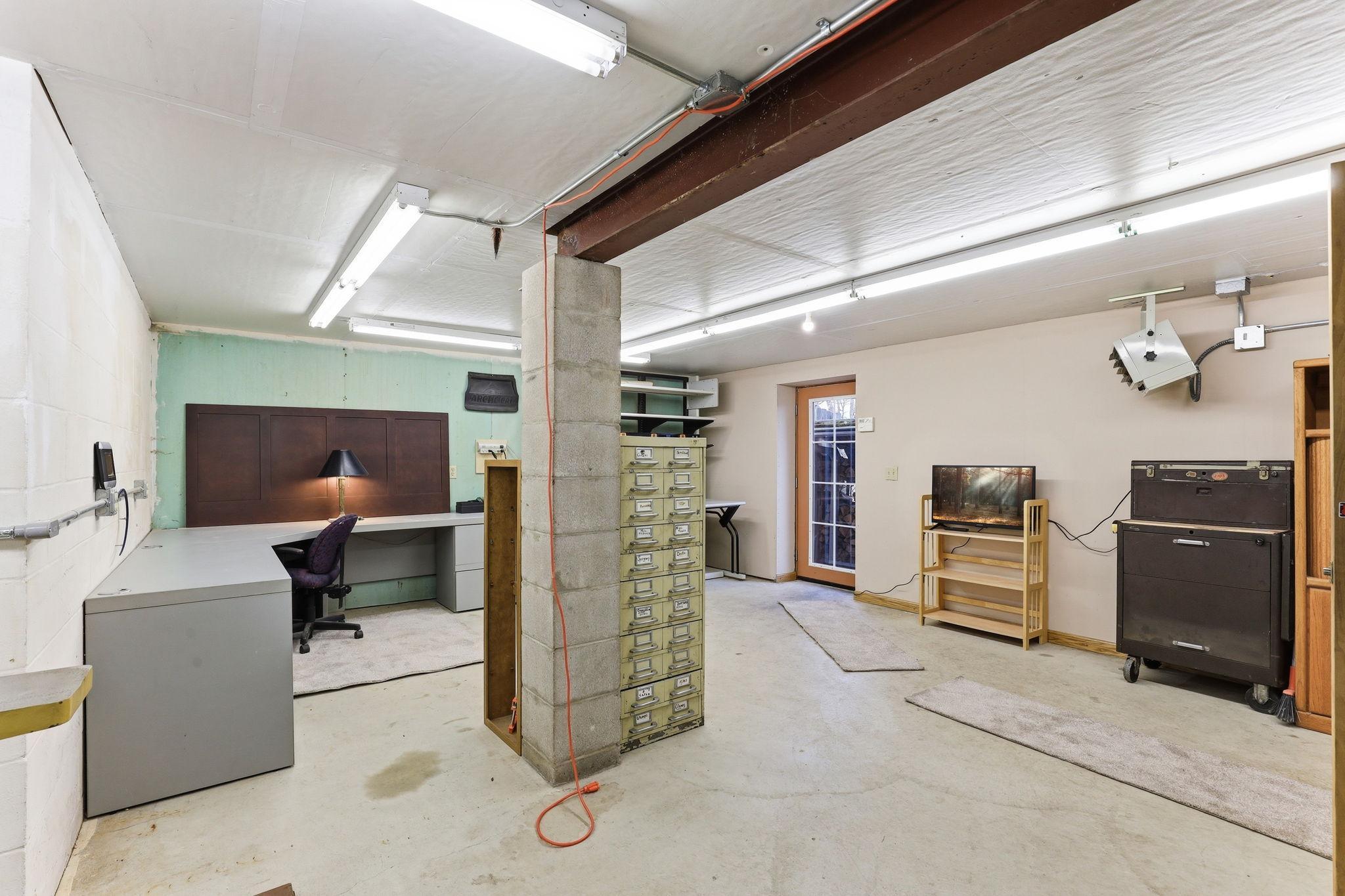 55-web-or-mls-16048-Baywood-Ln-55.jpg