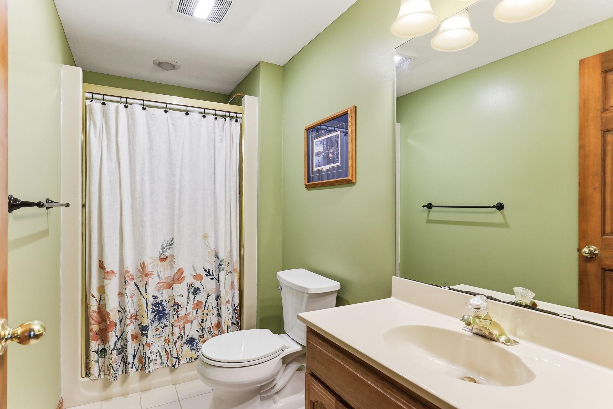 51-web-or-mls-16048-Baywood-Ln-51.jpg