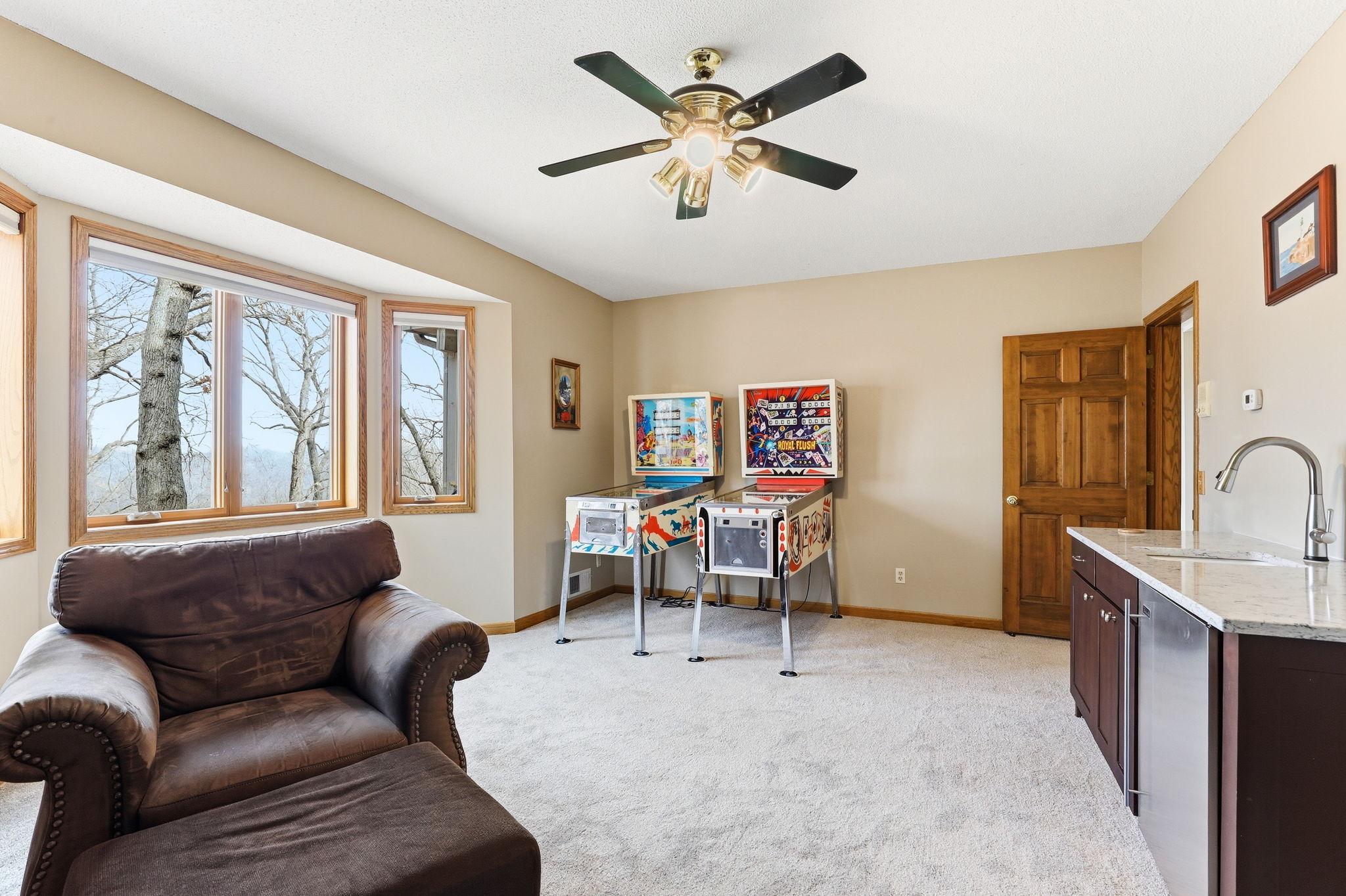 50-web-or-mls-16048-Baywood-Ln-50.jpg
