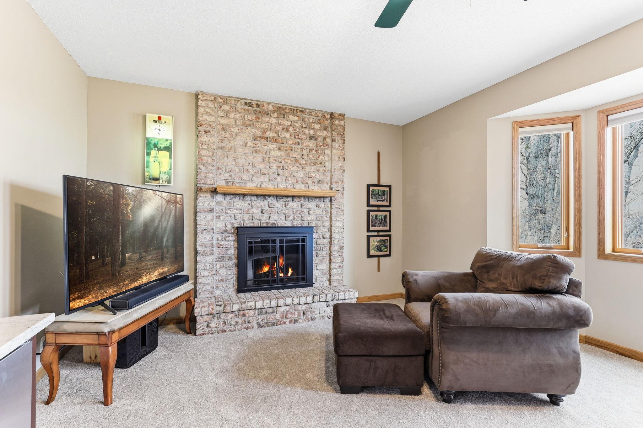 49-web-or-mls-16048-Baywood-Ln-49.jpg