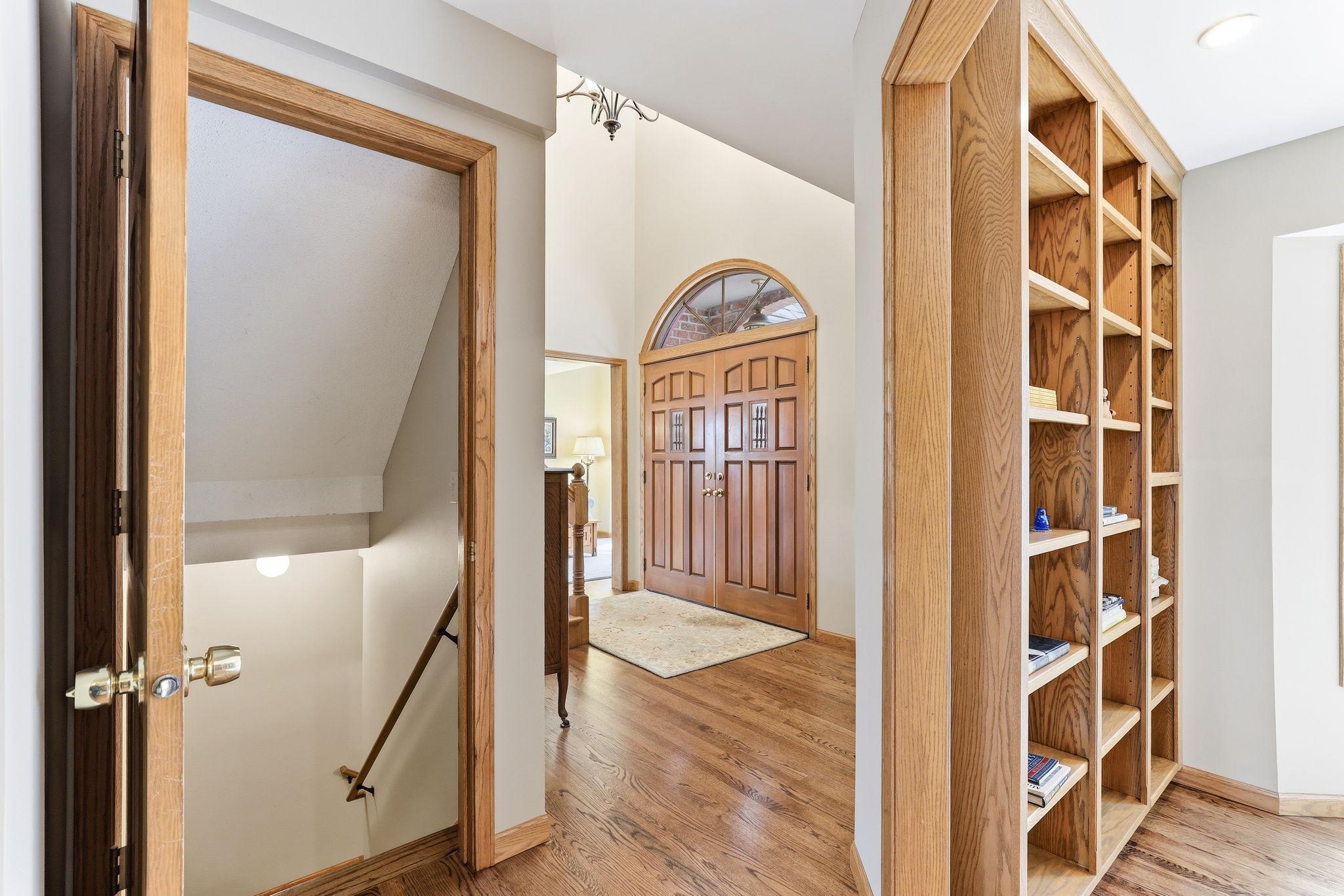 41-web-or-mls-16048-Baywood-Ln-41.jpg