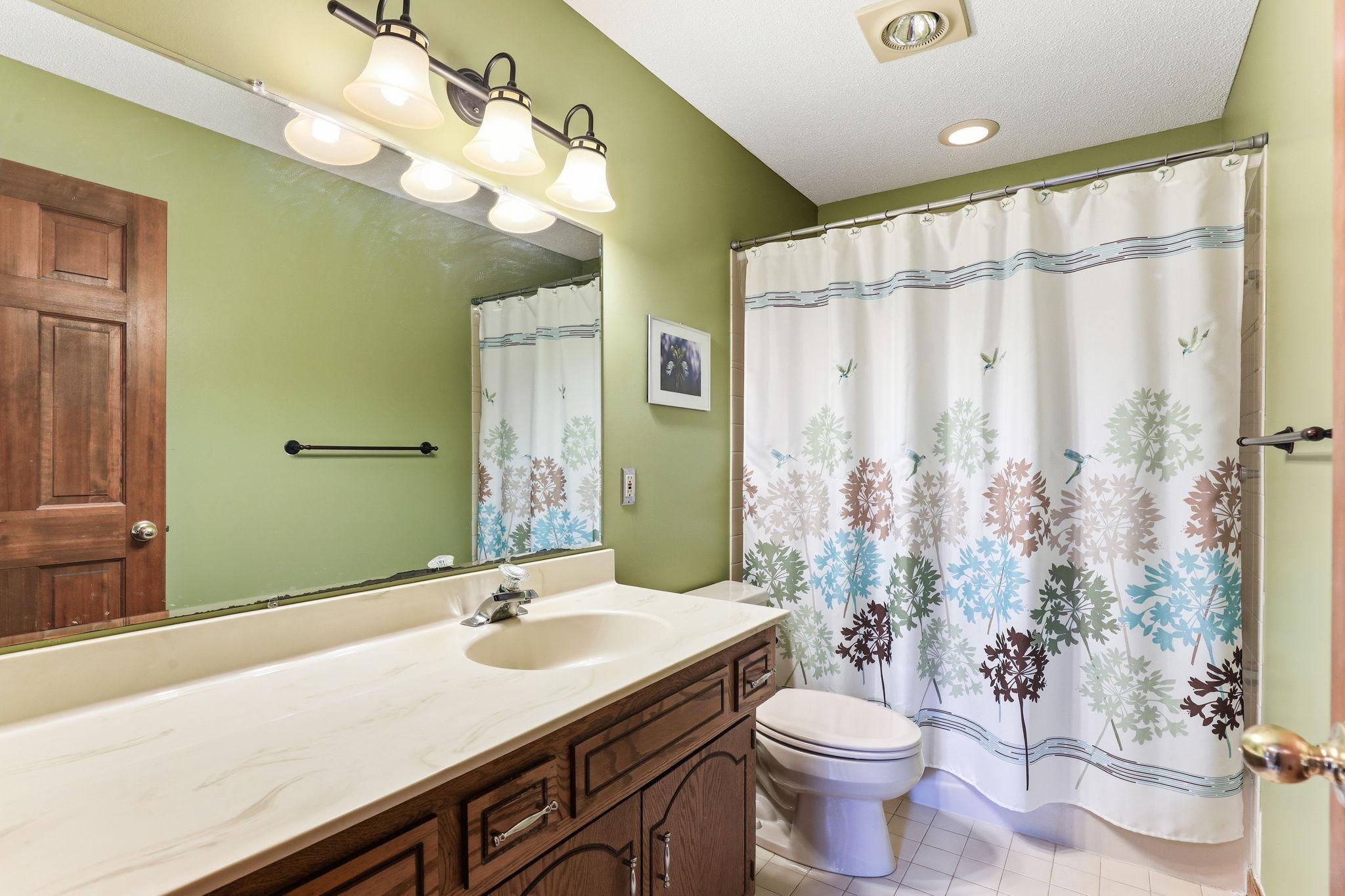 39-web-or-mls-16048-Baywood-Ln-39.jpg