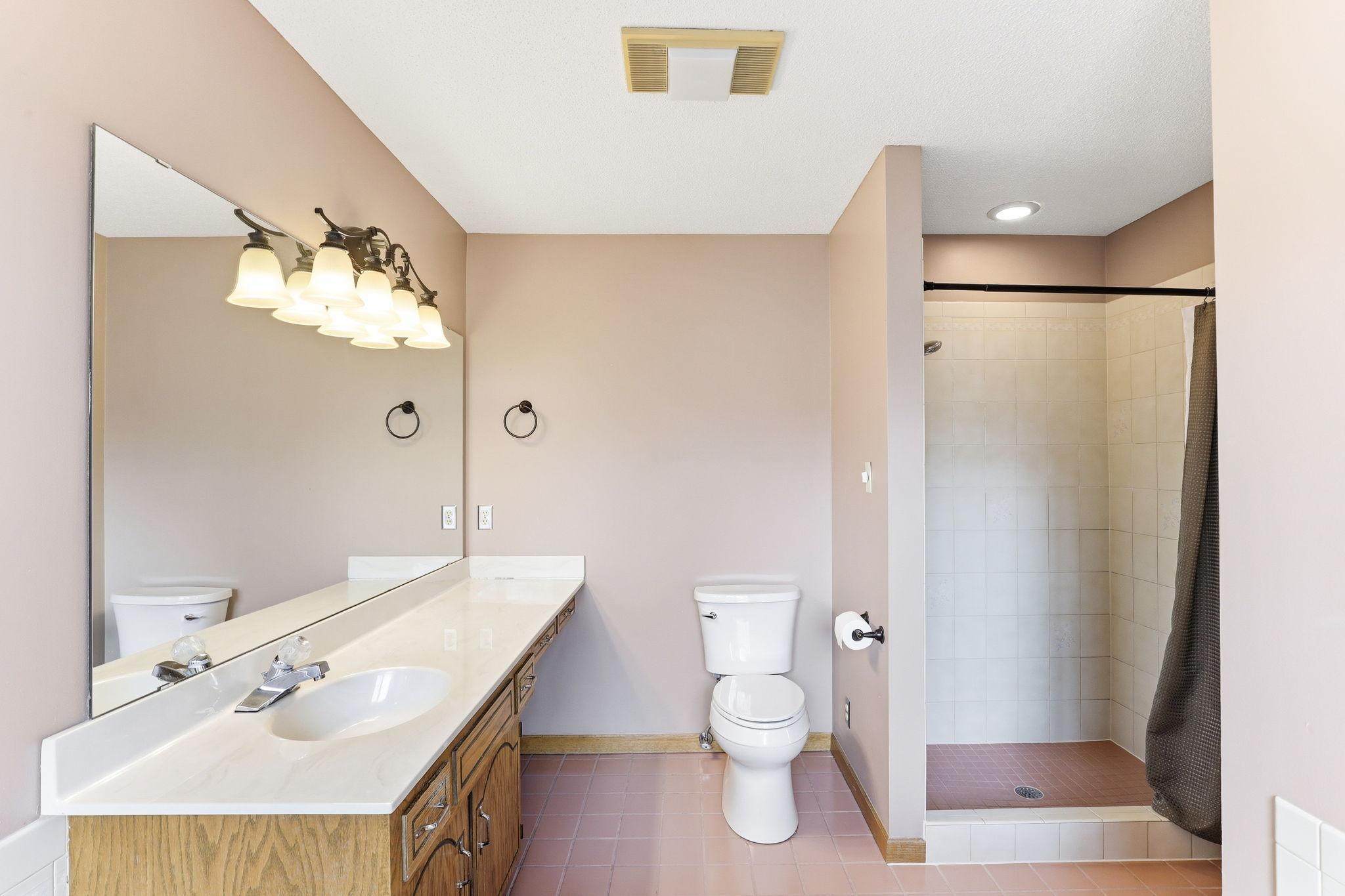 34-web-or-mls-16048-Baywood-Ln-34.jpg