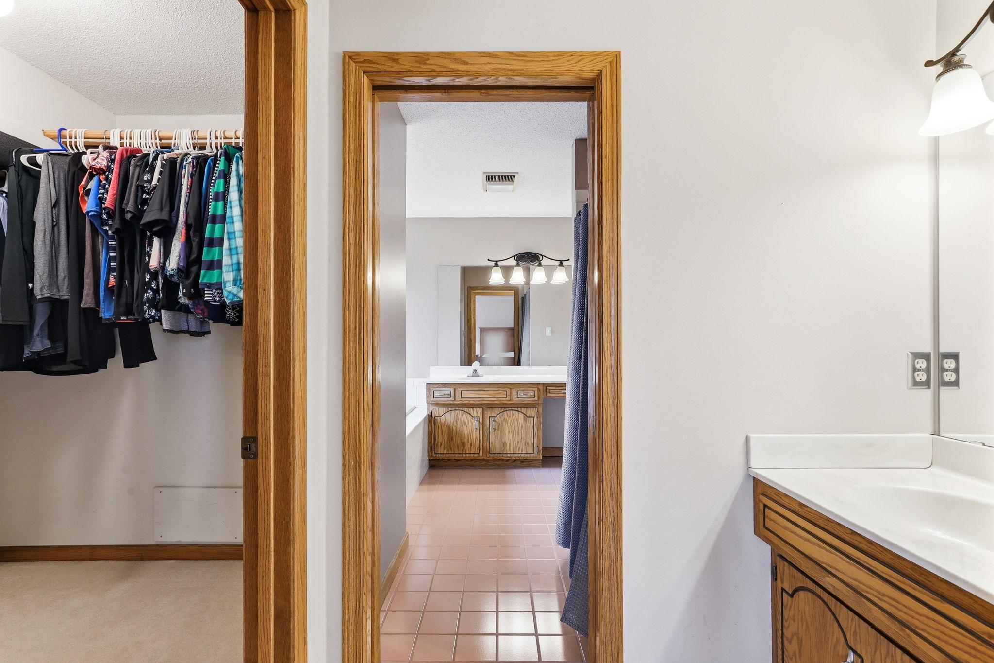 31-web-or-mls-16048-Baywood-Ln-31.jpg
