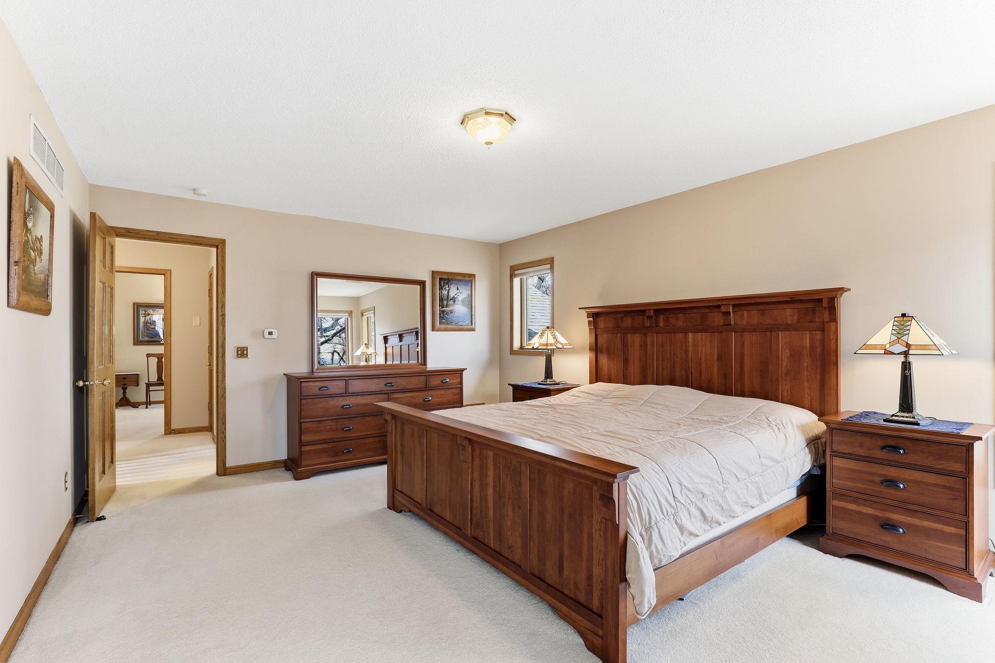29-web-or-mls-16048-Baywood-Ln-29.jpg