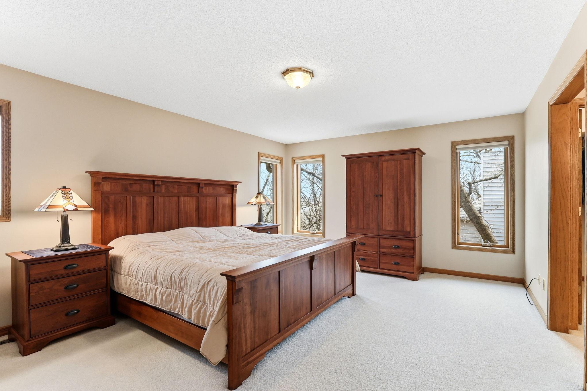 28-web-or-mls-16048-Baywood-Ln-28.jpg