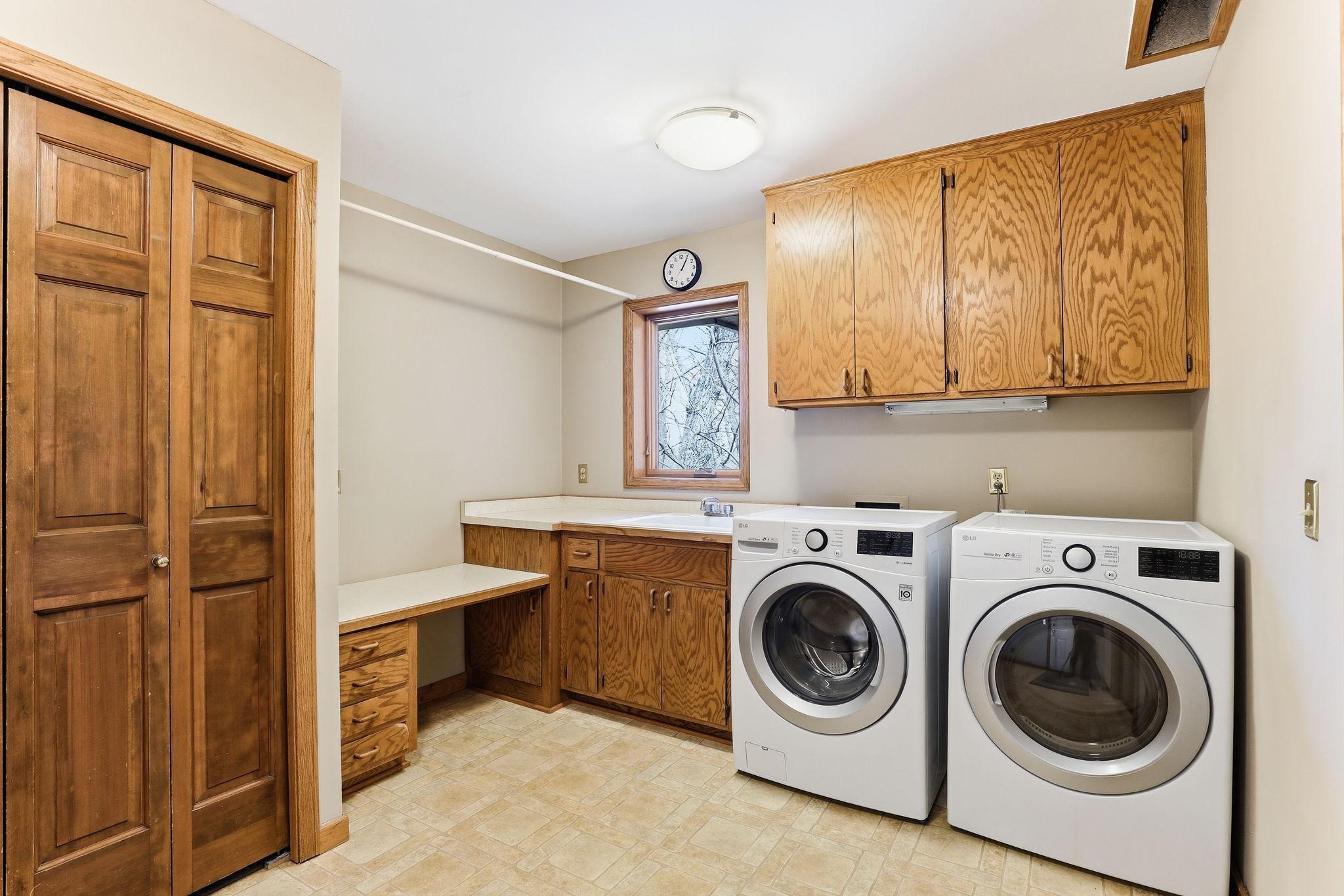 25-web-or-mls-16048-Baywood-Ln-25.jpg