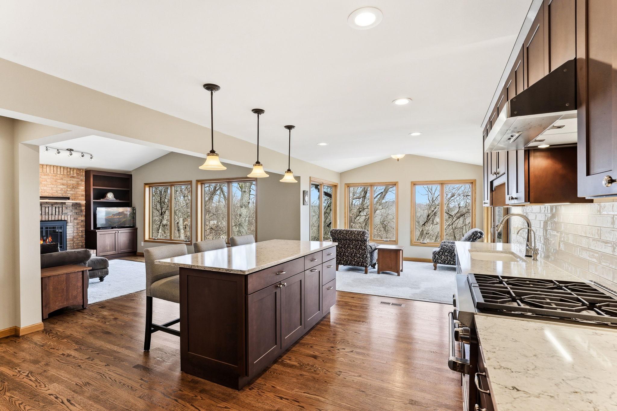 16-web-or-mls-16048-Baywood-Ln-16.jpg