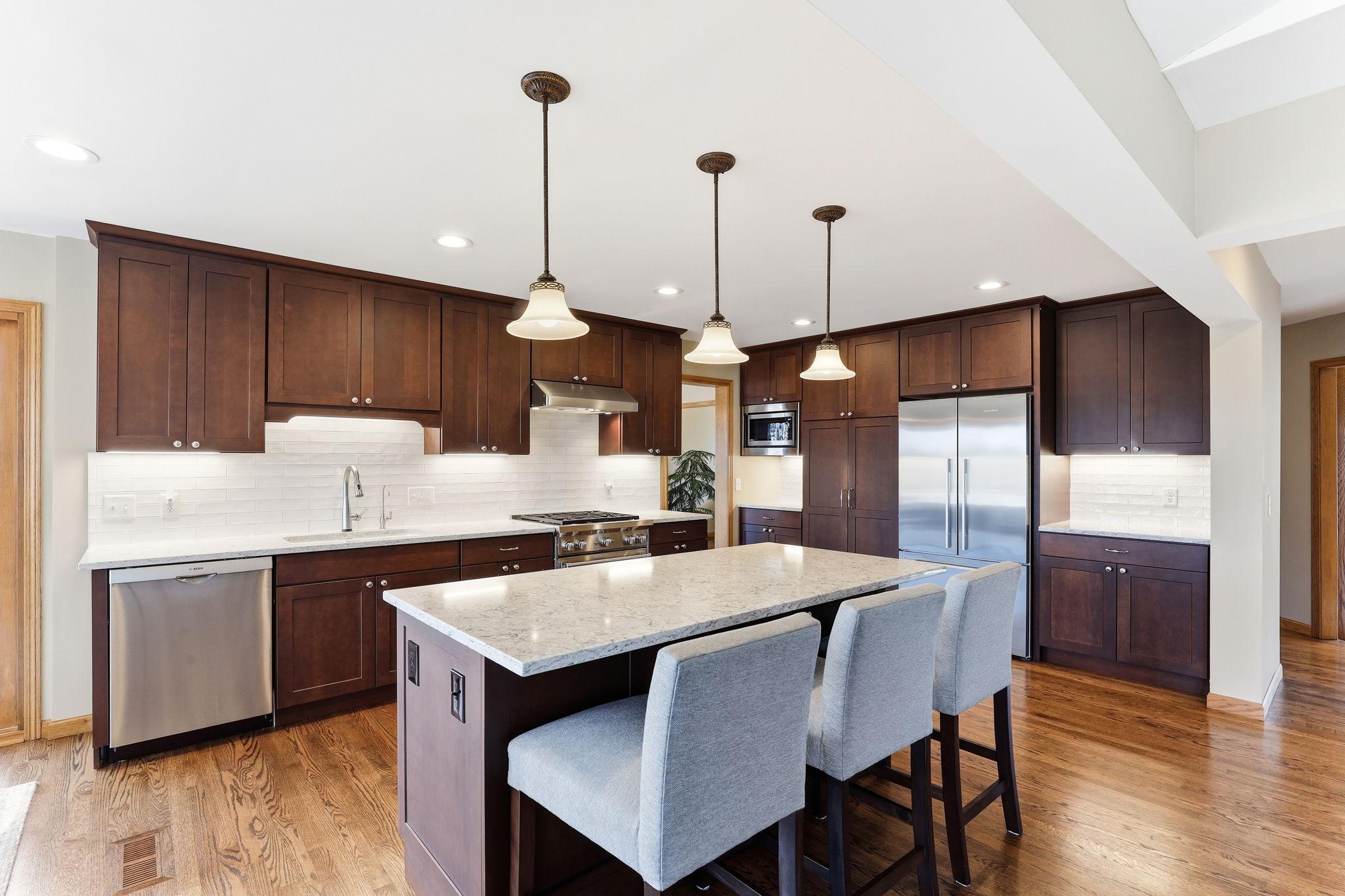 15-web-or-mls-16048-Baywood-Ln-15.jpg