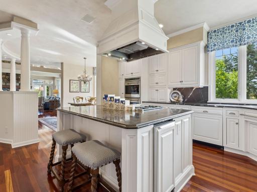25 Bello Drive, Minneapolis, MN 55439