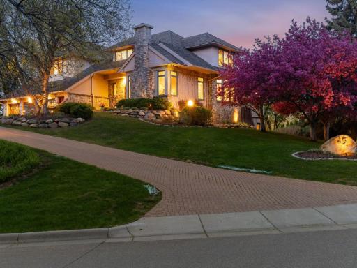 25 Bello Drive, Minneapolis, MN 55439