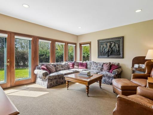 25 Bello Drive, Minneapolis, MN 55439