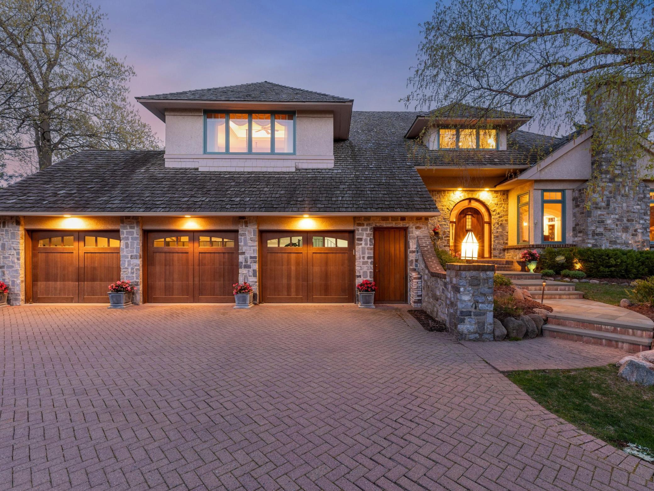 25 Bello Drive, Welcome Home!