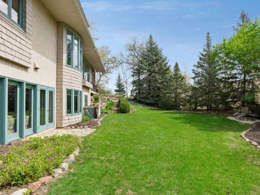25 Bello Drive, Minneapolis, MN 55439