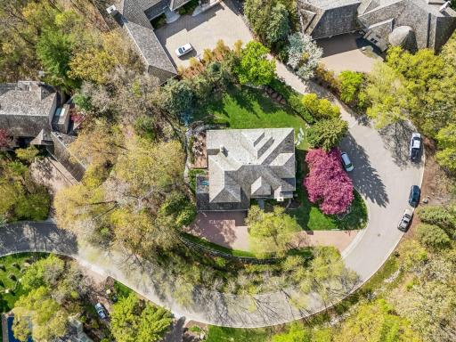 25 Bello Drive, Minneapolis, MN 55439