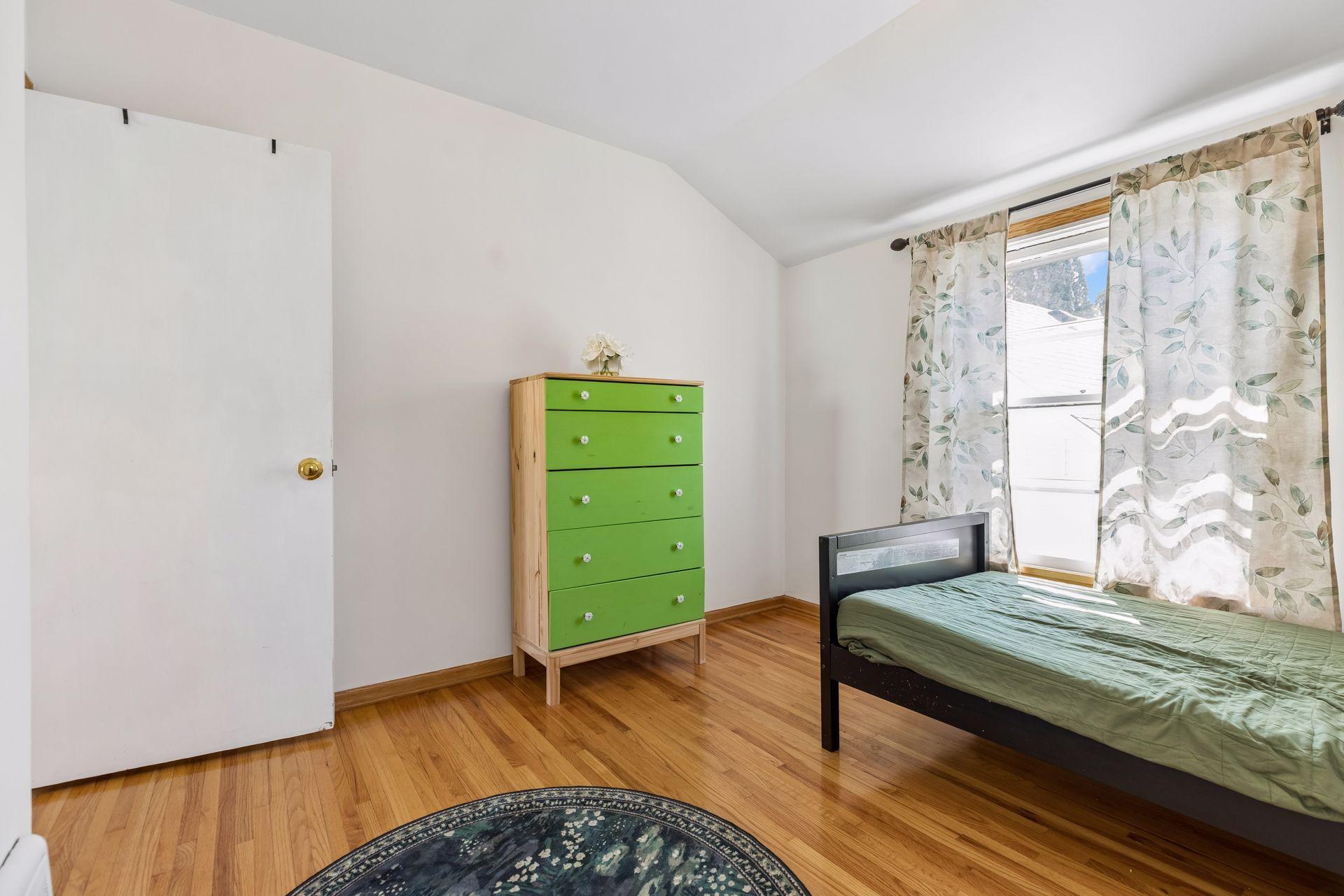 3148 Hampshire Avenue South - Spacecrafting - 0018.jpg