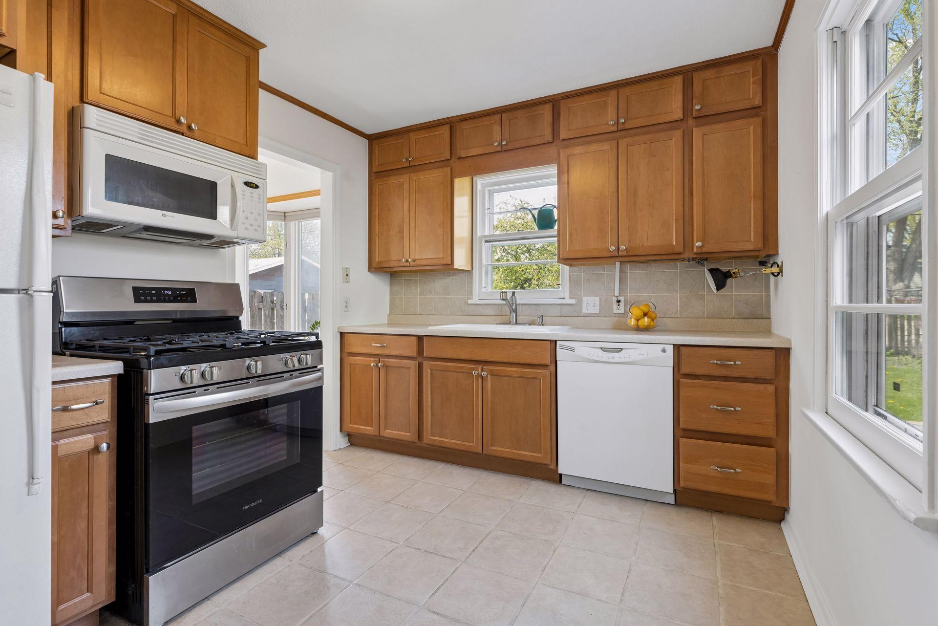 3148 Hampshire Avenue South - Spacecrafting - 0008.jpg