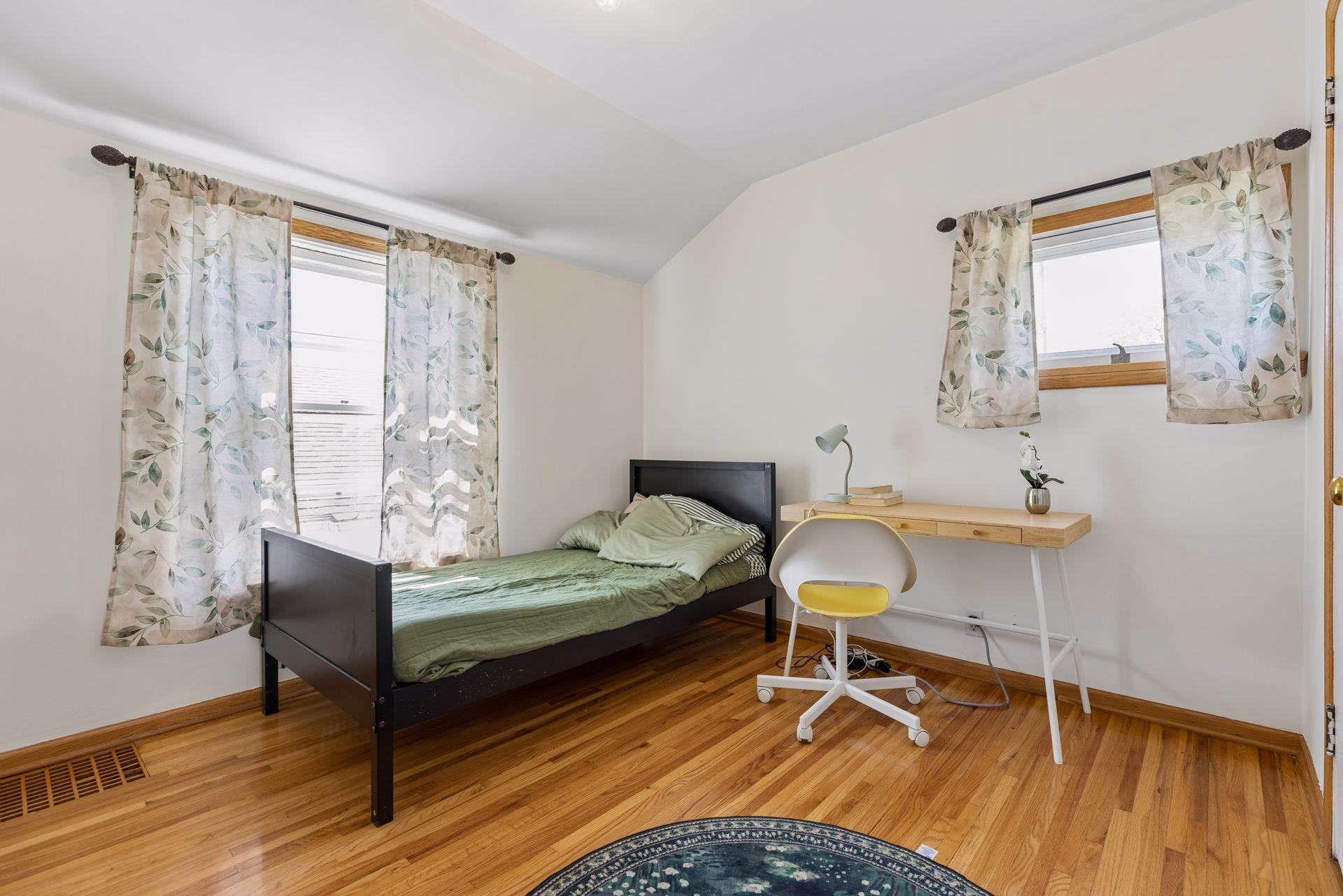 3148 Hampshire Avenue South - Spacecrafting - 0017.jpg