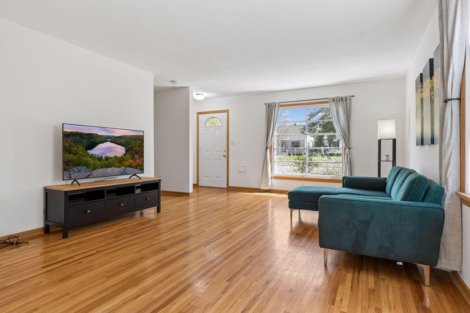 3148 Hampshire Avenue South - Spacecrafting - 0005.jpg