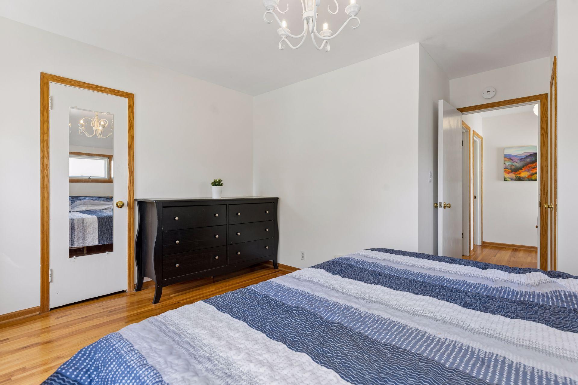 3148 Hampshire Avenue South - Spacecrafting - 0013.jpg