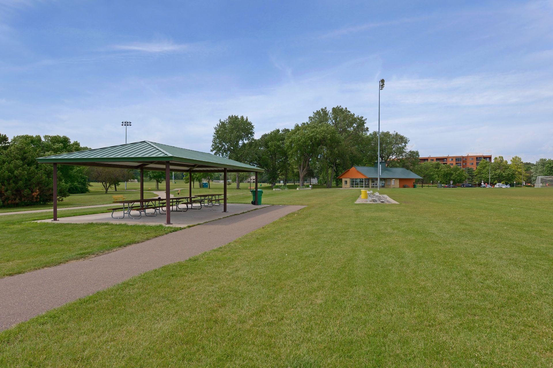 3148 Hampshire Avenue South - Spacecrafting - 0036.jpg