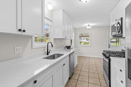 Fully updated kitchen