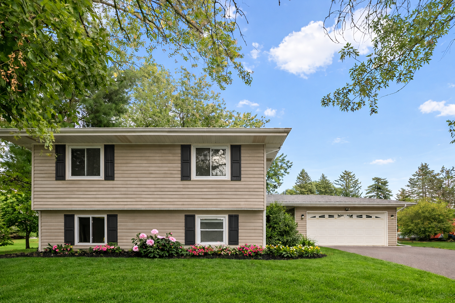 Gorgeous curb appeal in the Spring!