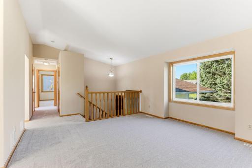 BRAND NEW CARPET & PAINT throughout (2026)