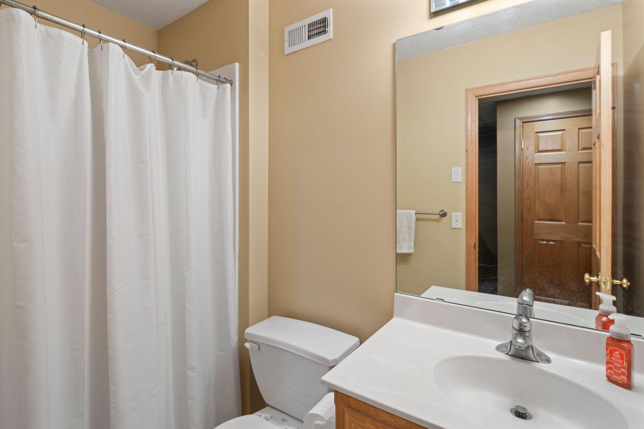 56-web-or-mls-2723-174th-ave-ne.jpg