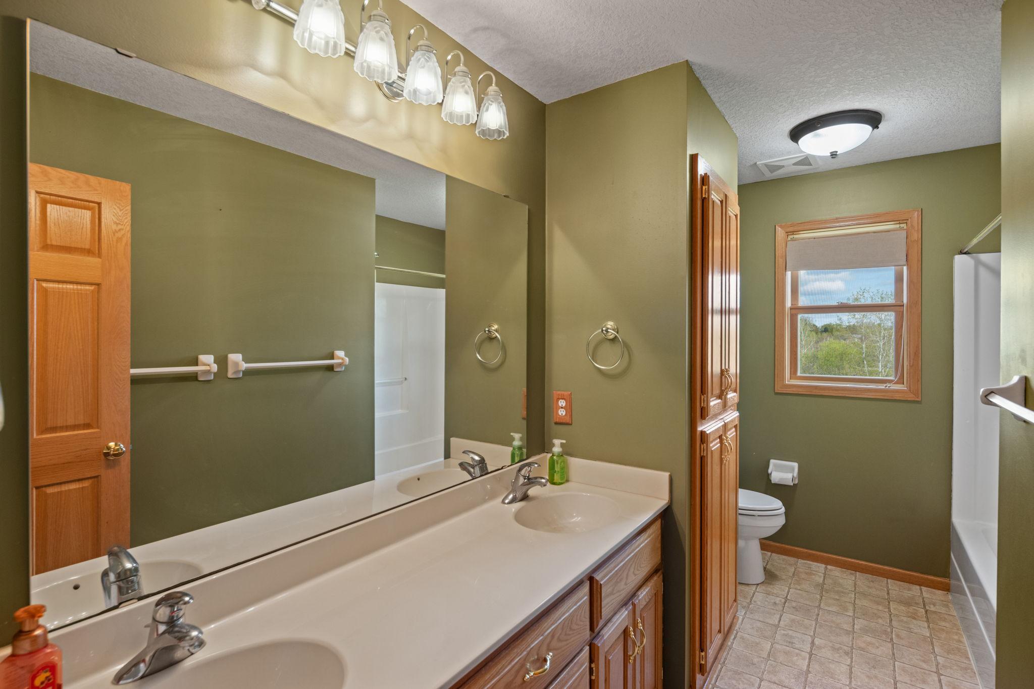 37-web-or-mls-2723-174th-ave-ne.jpg