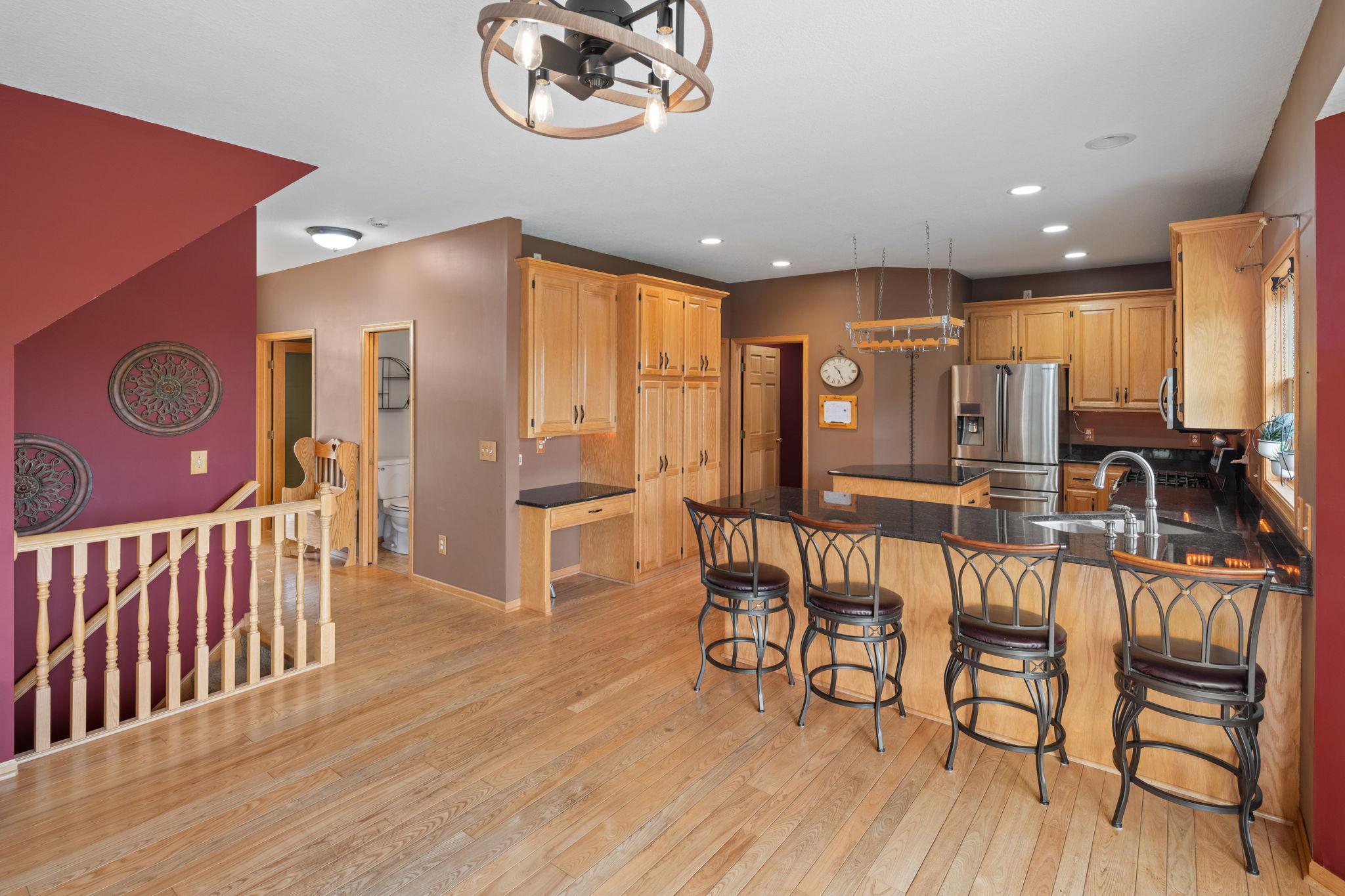 21-web-or-mls-2723-174th-ave-ne.jpg