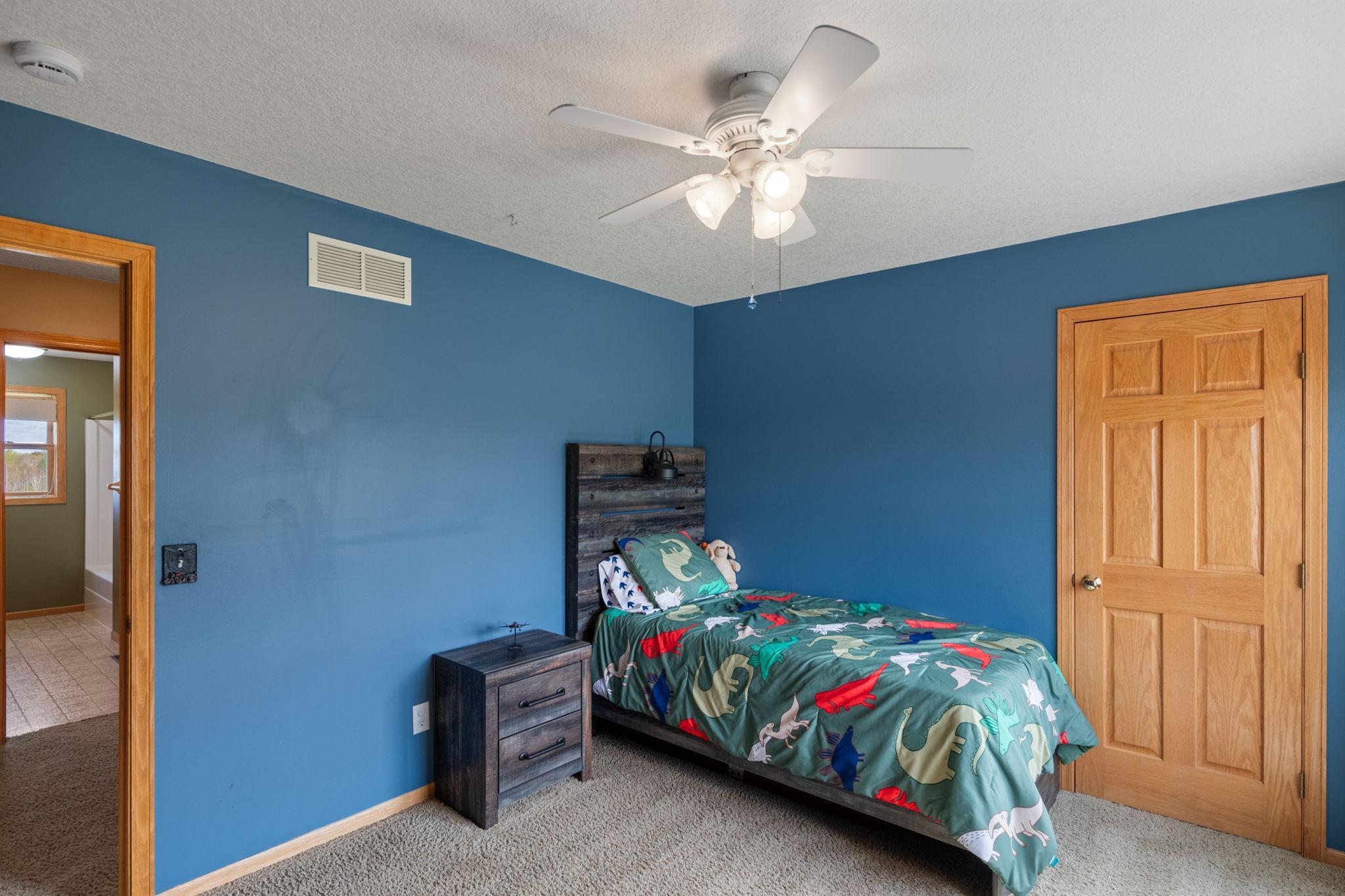 40-web-or-mls-2723-174th-ave-ne.jpg