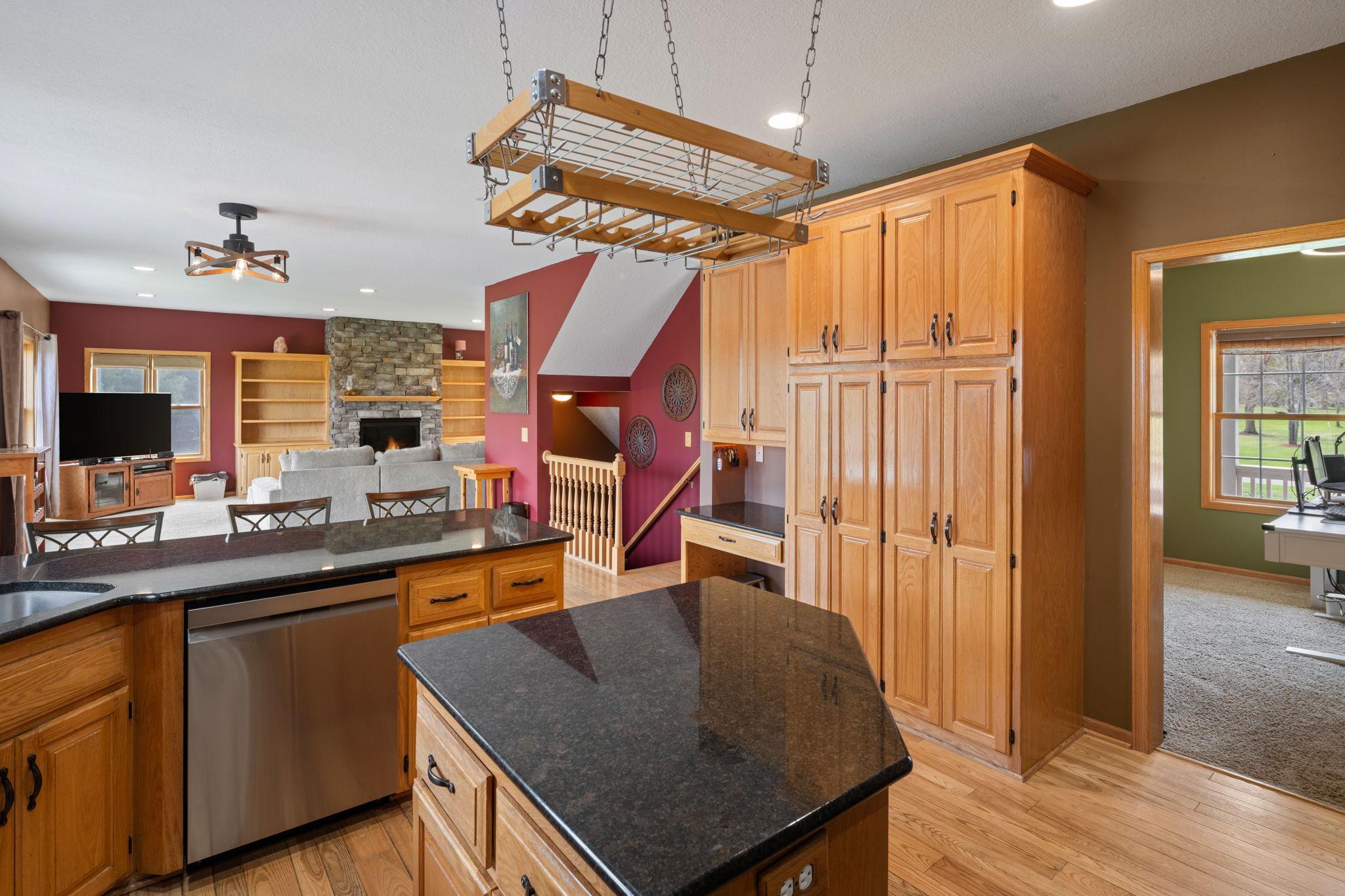 24-web-or-mls-2723-174th-ave-ne.jpg