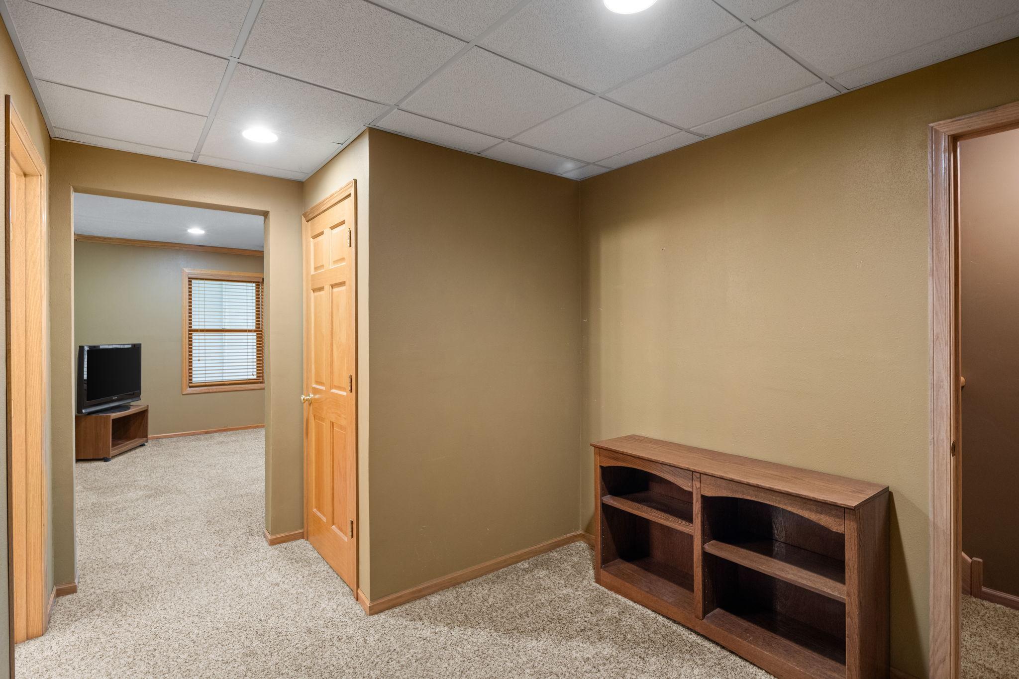 47-web-or-mls-2723-174th-ave-ne.jpg