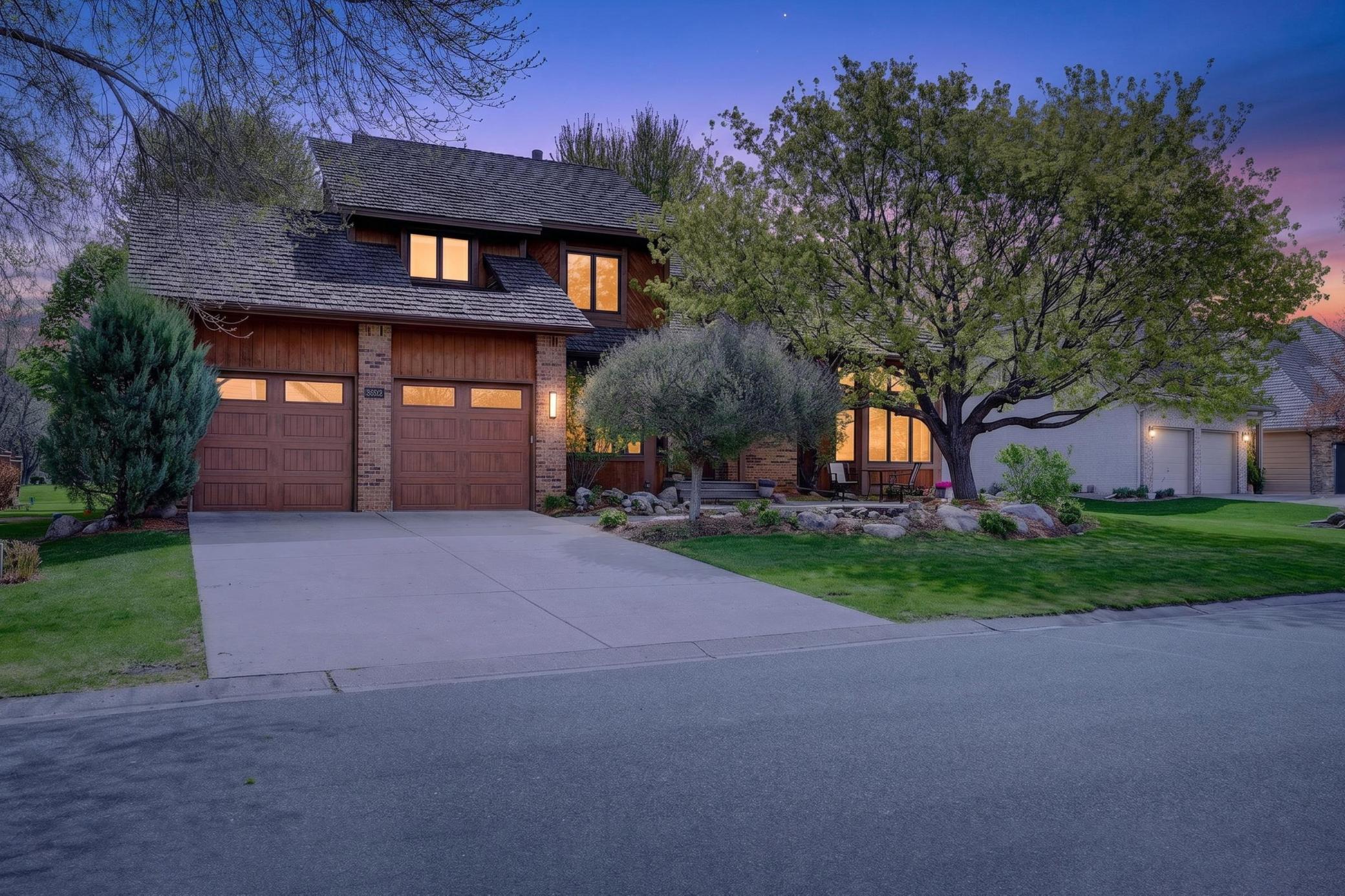 Gorgeous curb appeal