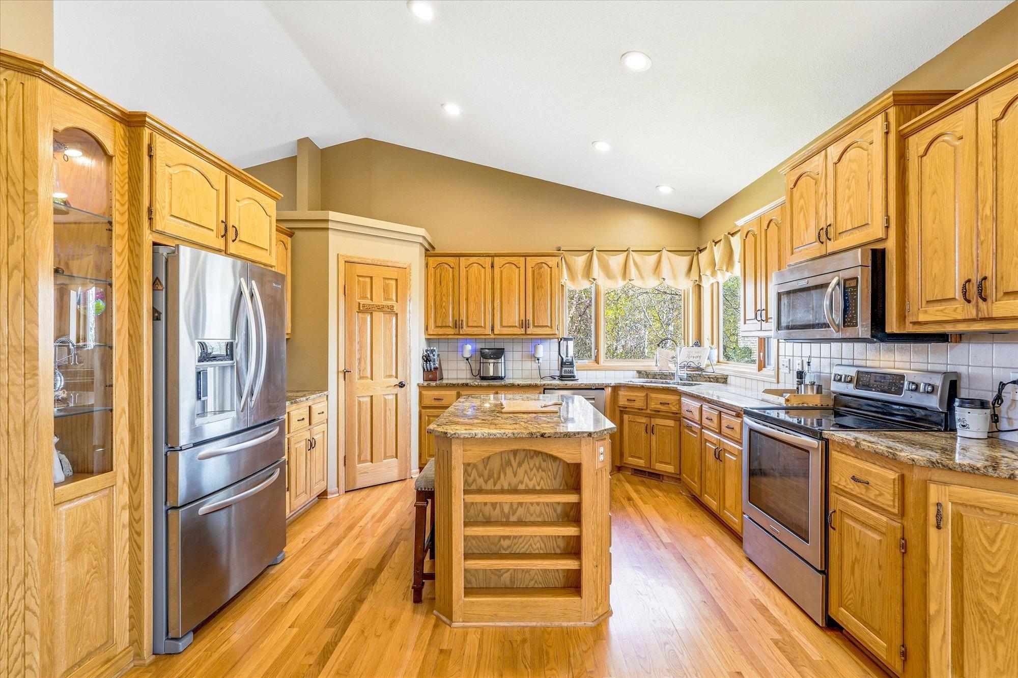 09-139th Ln NW-19.jpg