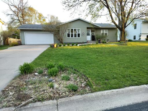 752 Lathrop Drive, Northfield, MN 55057