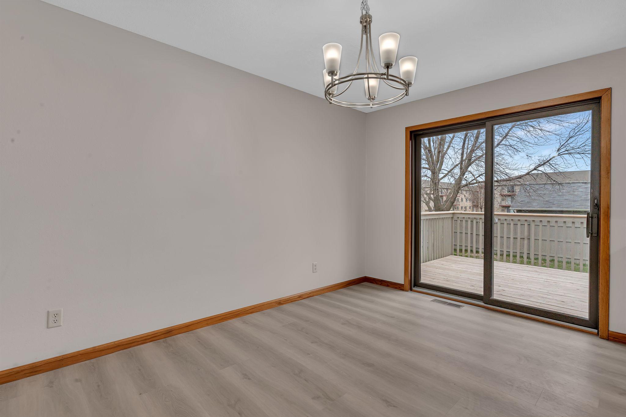 Main level walk-out dining area!
